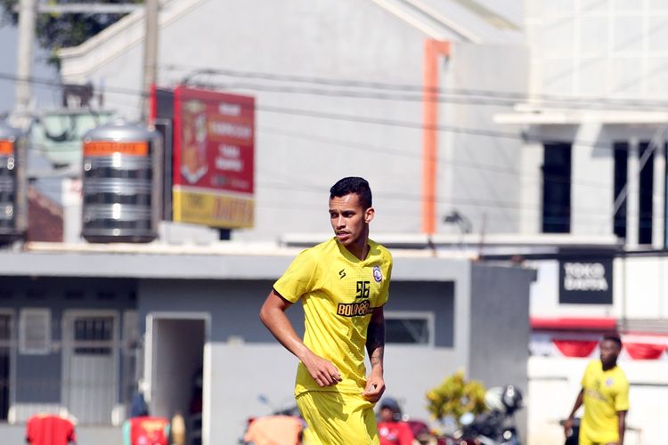 Pemain muda Arema FC dari Brasil, Pedro Bartolli.