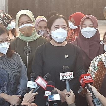Ketua DPR Puan Maharani di Kompleks Parlemen, Jakarta, Rabu (12/1/2022).