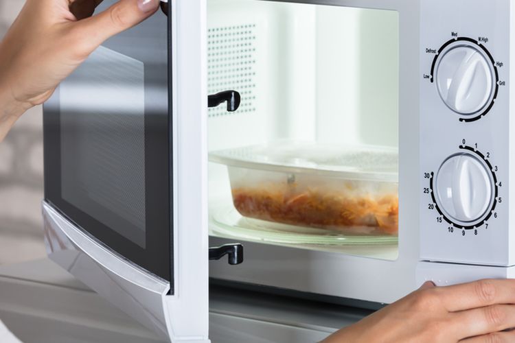 Catat, Begini Cara agar Microwave Lebih Tahan Lama