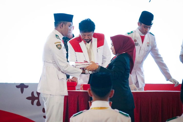 Wakil Bupati (Wabup) Blora Tri Yuli dalam acara penyerahan bendera pusaka kepada kepala daerah oleh BPIP di Balai Samudera, Jakarta, Selasa (682024). 
