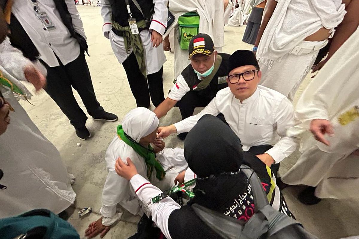 Gus Imin berikan pertolongan pertama pada jamaah haji 