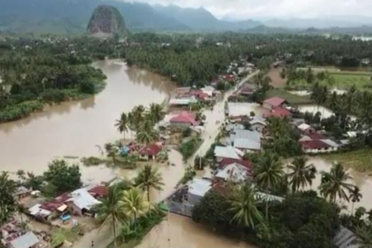 Banjir menerjang Kabupaten Limapuluh Kota, Sumatera Barat. Tercatat ada 187 warga yang mengungsi, Rabu (11/12/2019)