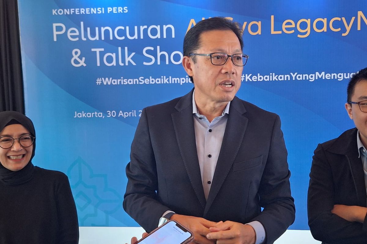 Direktur Utama Allianz Life Syariah Indonesia, Achmad K. Permana dalamkonferensi pers peluncuran AlliSya LegacyMax, Selasa (30/4/2024). 