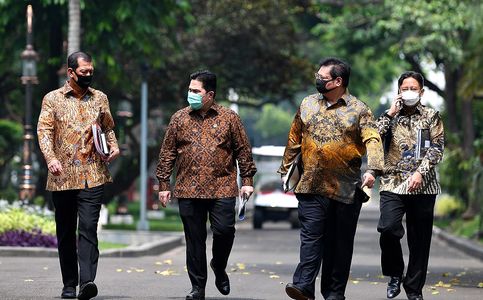 President Jokowi Forms New Committee to Curb Covid-19, Revive Economy