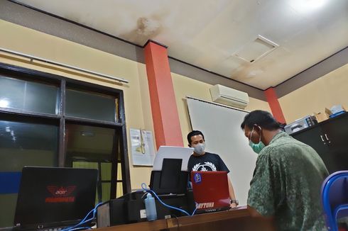 Mobil Tabrak Gerbang Polresta Tasikmalaya, Sopirnya Berupaya Rebut Senjata Petugas