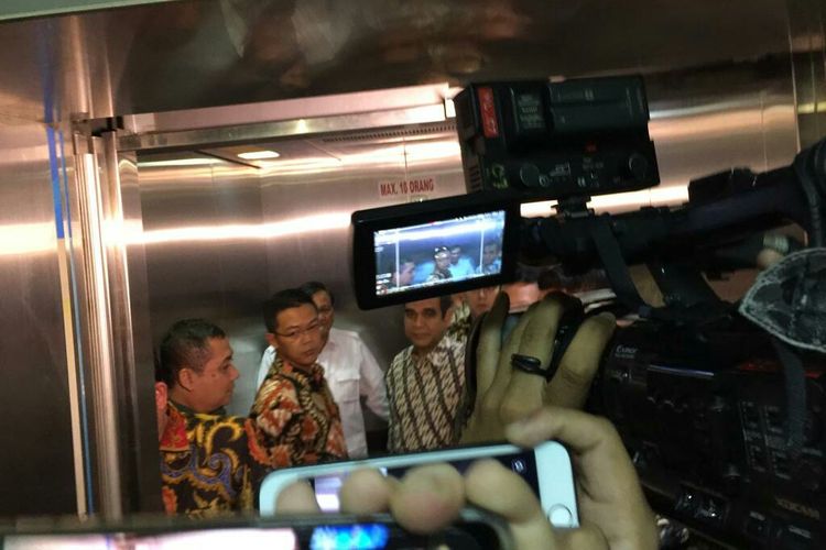 Prabowo membesuk Wiranto di RSPAD Gatot Soebroto, Jakarta Pusat, Jumat (11/10/2019).