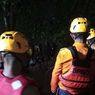 Jembatan Penghubung Desa di Tasikmalaya Ambruk, 1 Pengendara Motor Hilang, 2 Korban Selamat