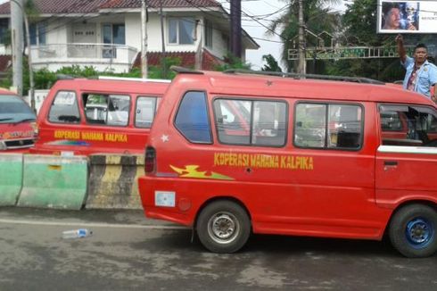 Tiga Unit BKTB Dirusak Sopir Angkot di Penjaringan