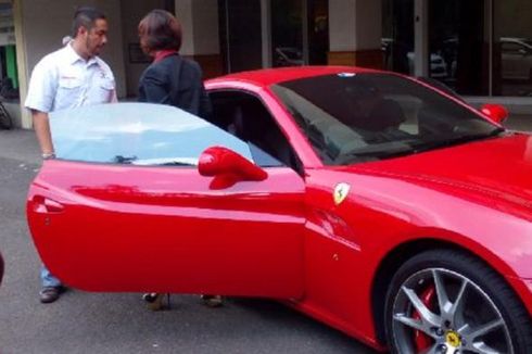 Nopol Ferrari Roro Fitria yang Diparkir di Mapolda Tak Terdaftar di Samsat