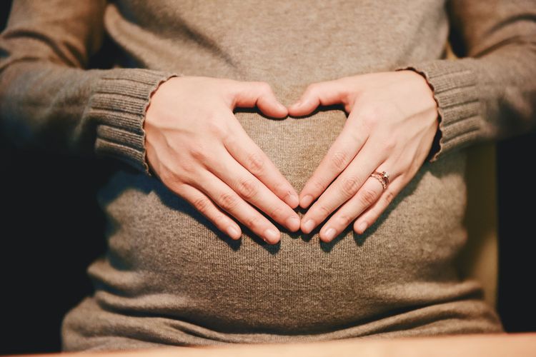 Menurut dokter, selepas melahirkan, nyeri haid bisa berkurang atau tidak ada sama sekali.