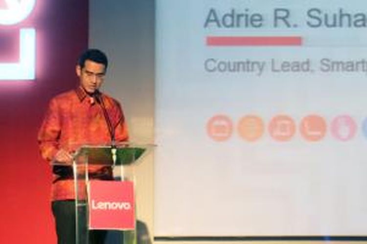 Country Lead Lenovo Smartphone Indonesia Adrie R. Ruhadi dalam acara peresmian manufkatur Lenovo di Indonesia, Rabu (4/11/2015).