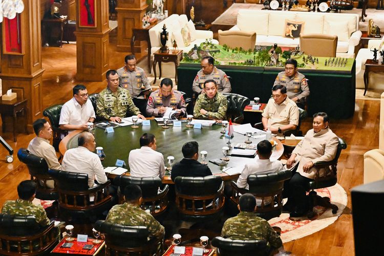 Sebelum ke Rusia, Prabowo Kumpulkan Menhan hingga Kapolda Metro di Hambalang