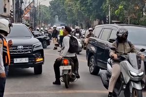 Viral Ambulans Bawa Pasien Kritis Tertahan Rombongan Pejabat di Jaktim, Polisi Minta Maaf