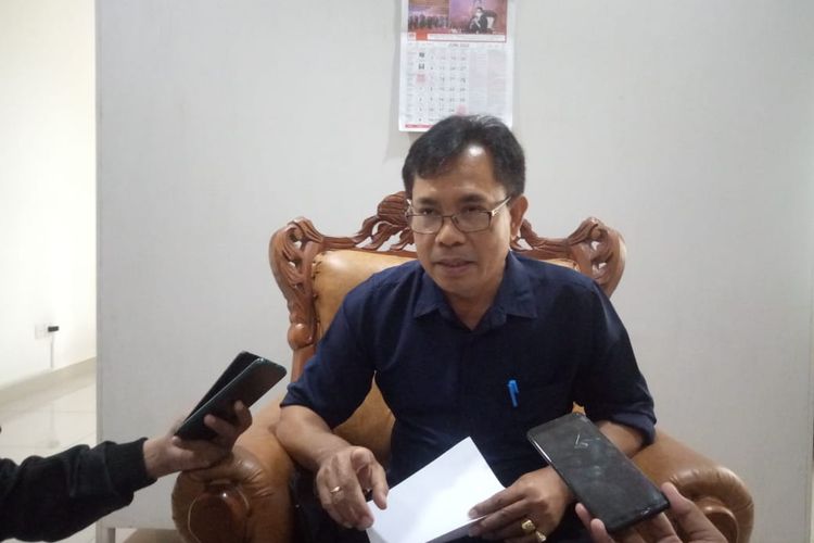 Kepala Dinas Pertanian dan Ketahanan Pangan (Distanpangan) Provinsi Bali, I Wayan Sunada, saat mengumumkan temuan kasus PMK pertama kali di Bali pada Sabtu (2/7/2022). Kompas.com/ Yohanes Valdi Seriang Ginta