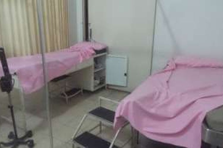 Kondisi salah satu ruang operasi yang ada di klinik aborsi ilegal di Jalan Cimandiri, Cikini, Menteng, Jakarta Pusat, Rabu (24/2/2016). Klinik ini digerebek polisi pada pekan lalu.