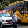 Bahaya Laten Mengekor Ambulans dan Kendaraan Prioritas