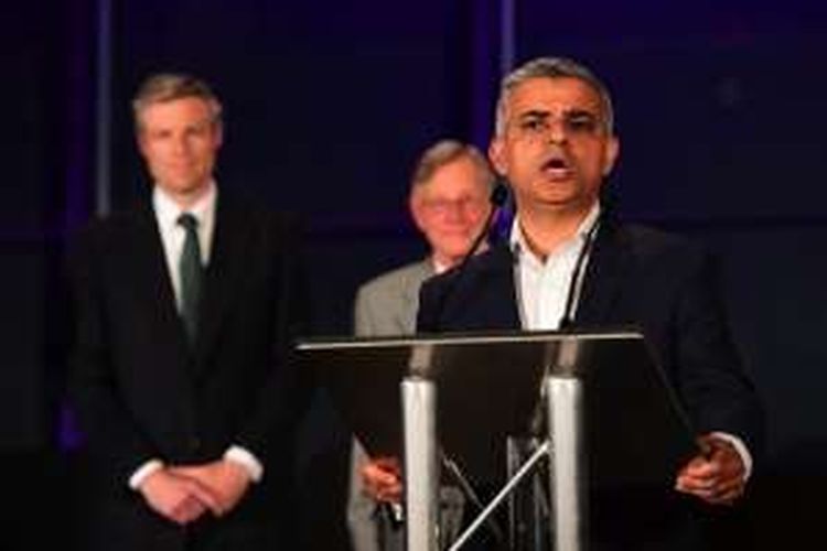 Wali Kota London yang baru, Sadiq Khan, memberi pernyataan di hadapan media di Balai Kota, London, Inggris, Sabtu (7/5/2016). Khan menjadi Wali Kota London pertama yang seorang Muslim.