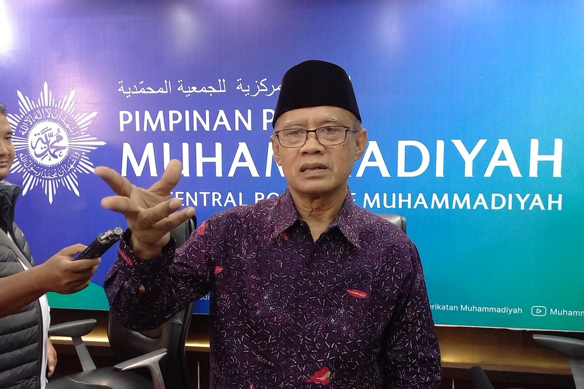 Ketum PP Muhammadiyah Haedar Nashir saat umumkan awal puasa, Idul Fitri, dan Idul Adha, Rabu (12/2/2025)