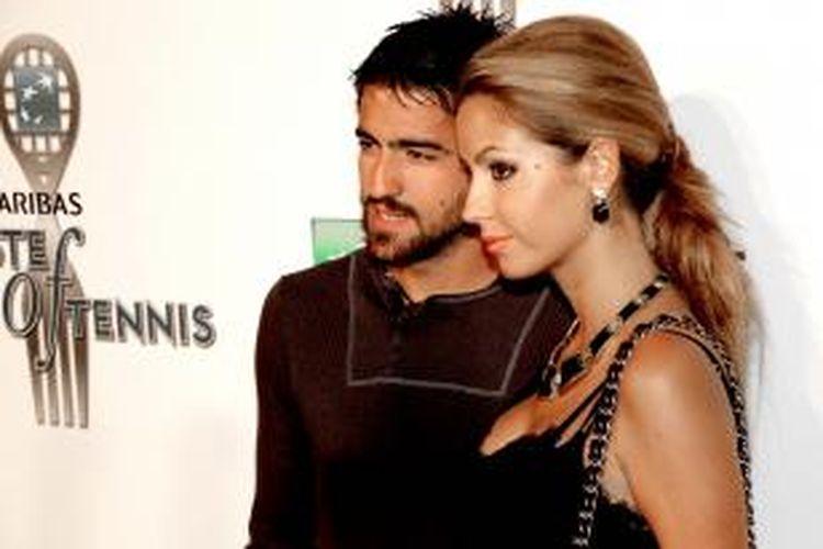 Petenis Serbia, Janko Tipsarevic, bersama istrinya, Biljana Sesevic.