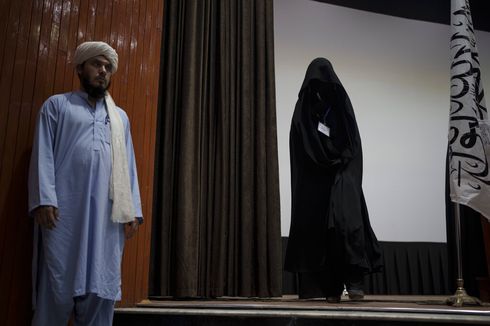 Saat Wanita Afghanistan Marah dan Kecewa Dilarang Taliban Bekerja...