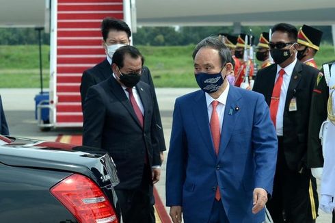 Bertemu Jokowi, PM Jepang Pakai Masker Motif Batik Megamendung