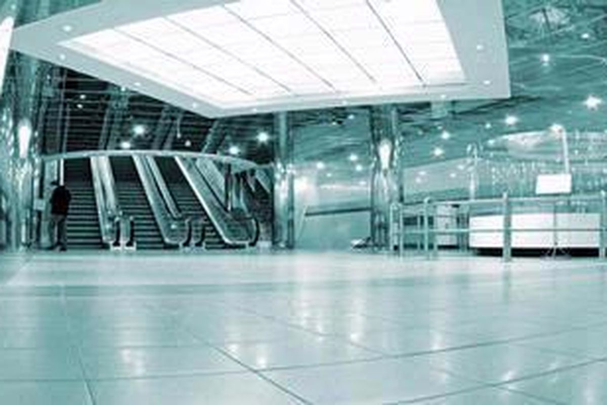 Ilustrasi: Menjaga kelangsungan bangunan hijau bukan hanya tanggung jawab pengelola mal, melainkan semua pihak yang terlibat di dalamnya, termasuk tenant dan pengunjung mal di kawasan Orchard Road ini.