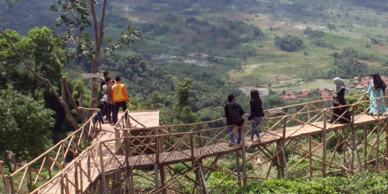 Bupati Purwakarta Dedi Mulyadi mencanangkan 16 desa di kabupaten itu sebagai destinasi unggulan atau desa wisata.