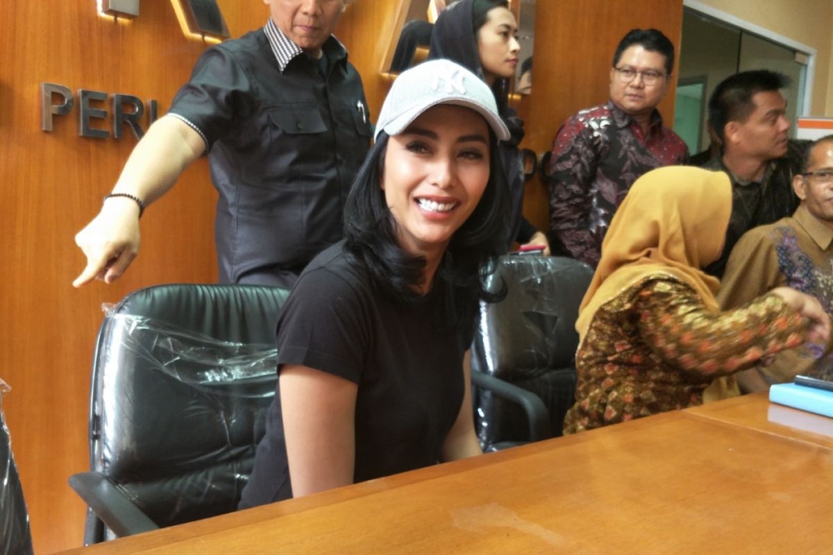 Tyas Mirasih bertemu KPAI membahas tudingan penculikan dan eksploitasi anak di kantor KPAI, Menteng, Jakarta Pusat, Jumat (16/3/2018).