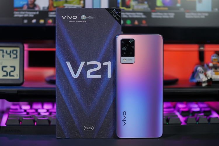 Vivo V21 5G dan kotak kemasannya