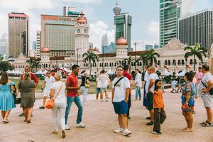 WNI Jadi Orang Pertama di Malaysia yang Dipenjara karena Buang Puntung Rokok