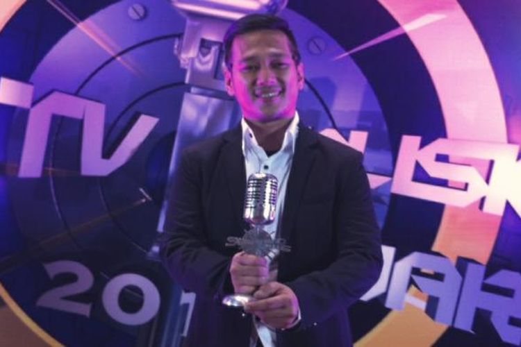 Pemain keyboard Ricky dari band Five Minutes mendapat penghargaan Pemain Keyboard Paling Ngetop versi SCTV Awards, di Hall D JIExpo, Kemayoran, Jakarta Pusat, Kamis (17/4/2014) malam.