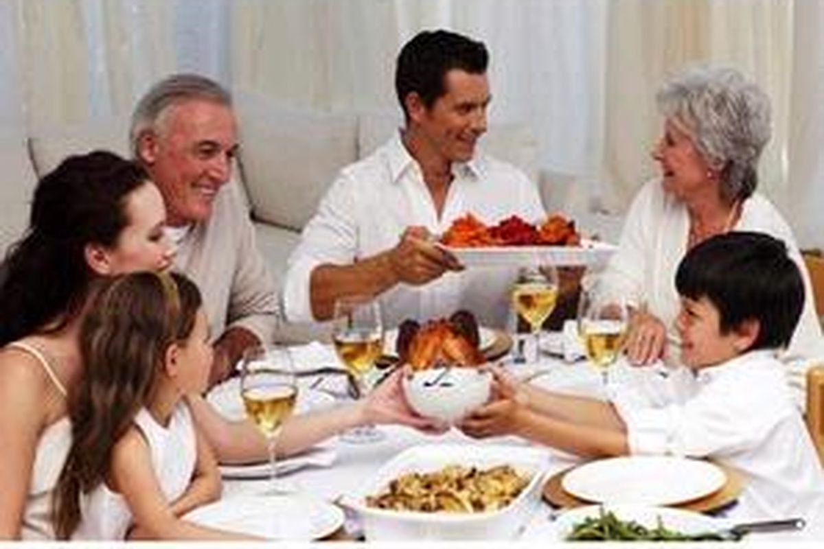 Pemilihan jenis makanan dan porsi makanan yang besar cenderung dilakukan untuk menunjukkan status sosial seseorang