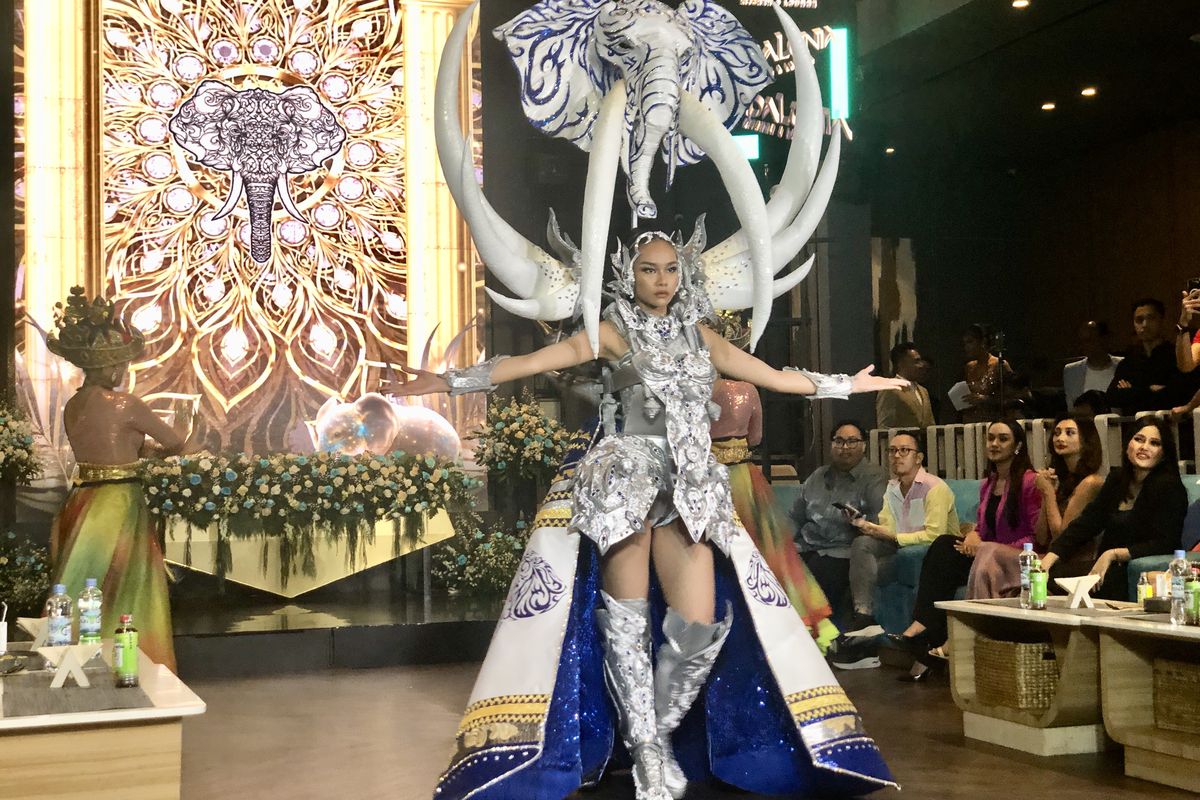 Yasinta Aurellia bawakan kostum nasional The Warrior from Way Kambas di ajang Miss Supranational 2023.