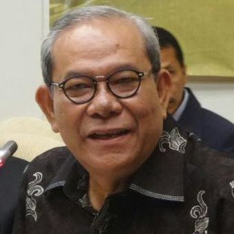 Anggota Komisi II DPR Rambe Kamarul Zaman di Kompleks Parlemen, Senayan, Jakarta, Rabu (18/1/2017).