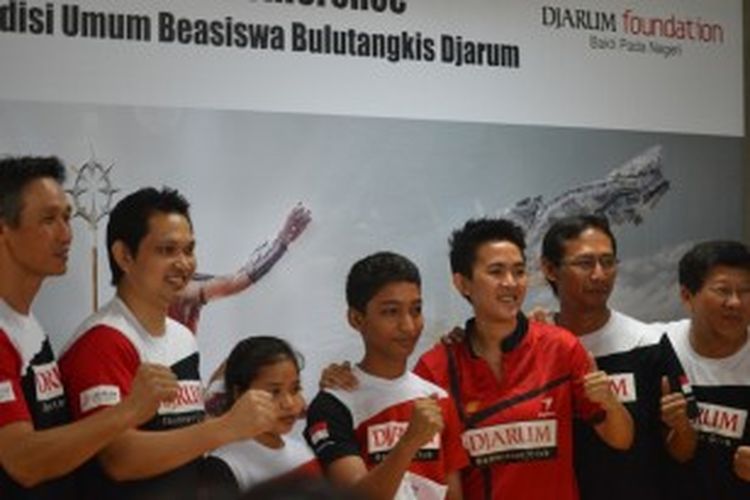 Konferensi pers Audisi Atlet PB Djarum, Jumat (28/6) diikuti Joppy Rosimin serta para mantan atlet nasional seperti Sigit Budiarto, Vita Marissa, Haryanto Arbi dan Fung Permadi serta dua peserta audisi dari Maluku Utara dan Aceh.