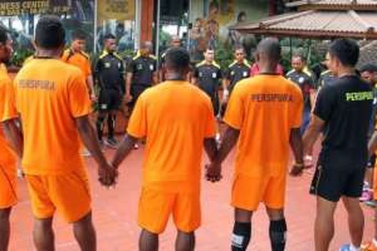 Persipura Jayapura menggelar pemusatan latihan di Kota Batu, Jawa Timur, sejak Sabtu (27/2/2016).