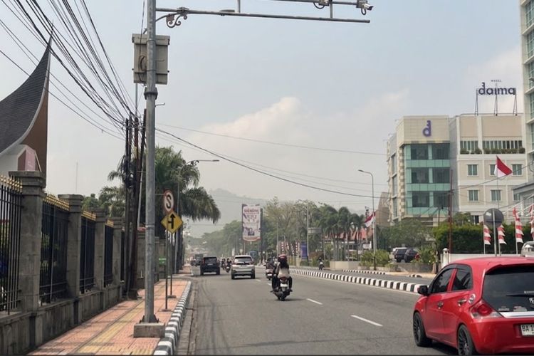 Kabut Asap Selimuti Padang, Pemkot Pertimbangkan Sekolah Daring