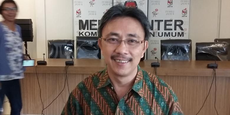 Koordinator Komite Pemilih Indonesia, Jeirry Sumampow, di Media Center KPU, Jakarta Pusat, Rabu (24/6/2015).