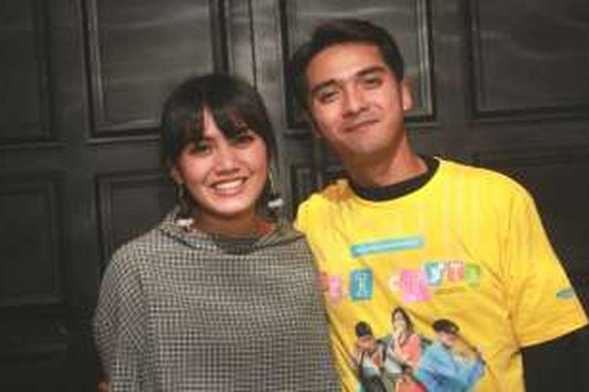 Ricky Harun dan Herfiza diabadikan usai konferensi pers film Demi Cinta di CGV Grand Indonesia, Jakarta Pusat, Jumat (13/1/2017) malam.