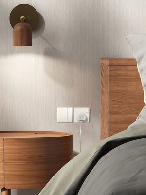 Vivace E - 3 Gang dan Universal Socket White