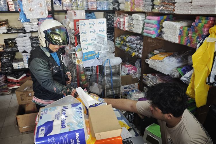 Keluhan Pedagang Plastik di Samarinda, 