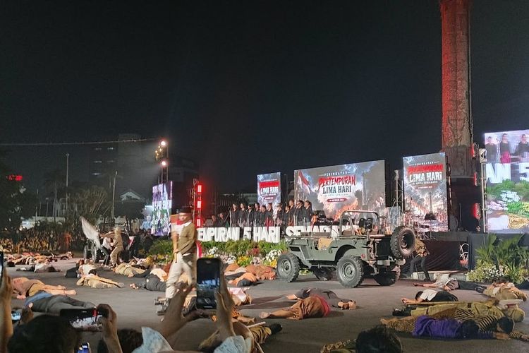 Warga Semarang Tumpah Ruah Nonton Teatrikal Pertempuran Lima Hari, Sentil Moral Pejabat dan Korupsi