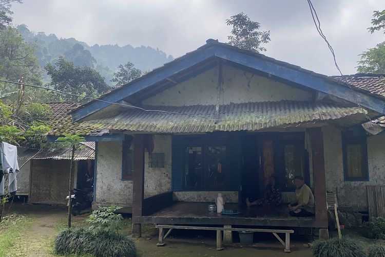 Melihat Kediaman Abah Sarnuh: Rumah dengan Listrik Nol Rupiah, Tak Tergantung Pasokan PLN