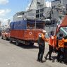 KRI Malahayati Kirim Bantuan Bahan Pokok ke Pulau Masalembu yang Terisolasi karena Cuaca Ekstrem
