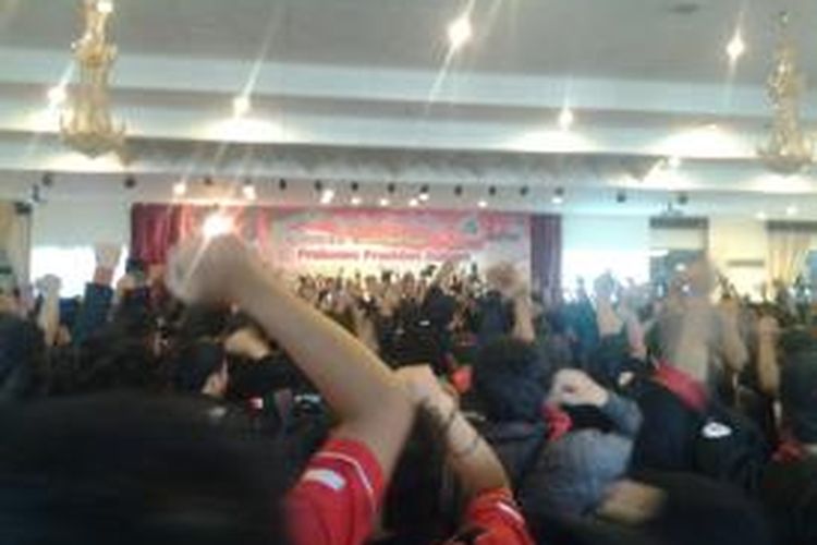 Ribuan buruh se-Banten mendeklarasikan dukungan ke Prabowo-Hatta di Restaurant Surya Kencana, Kota Tangerang, Selasa (3/6/2014).