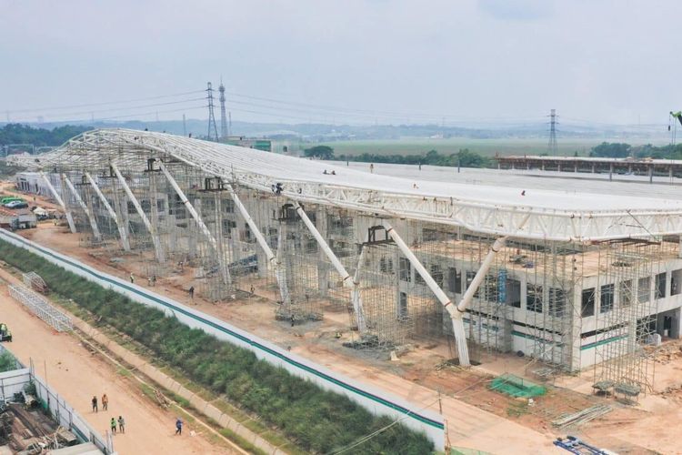 Pembangunan Stasiun Karawang Kereta Cepat Jakarta-Bandung (KCJB).