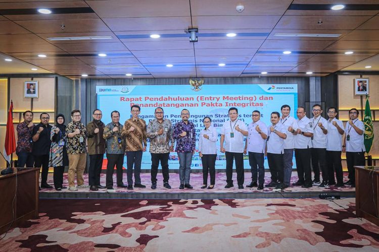 Pertamina Patra Niaga tandatangani Pakta Integritas dengan Kejaksaan RI untuk pengawalan pembangunan Terminal LPG Bima dan Kupang.
