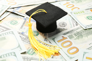 Bahlil Sentil Syarat TOEFL LPDP Harus 800, Ini Kata Pengamat Pendidikan