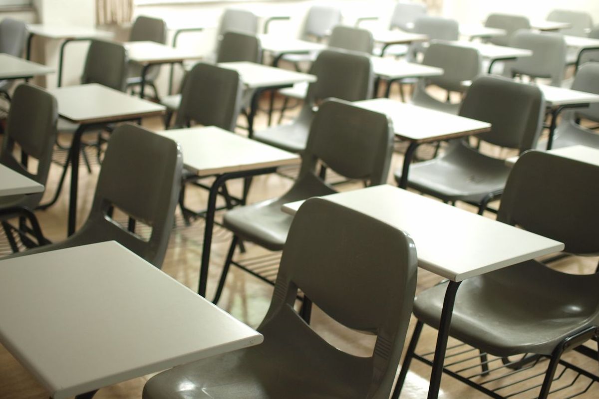 Ilustrasi sekolah. Sebuah unggahan di media sosial yang memperlihatkan daftar perlengkapan masuk sekolah senilai Rp 915.000 di SMP Widya Krama, Kecamatan Telaga Biru, Kabupaten Gorontalo, memicu sorotan publik.