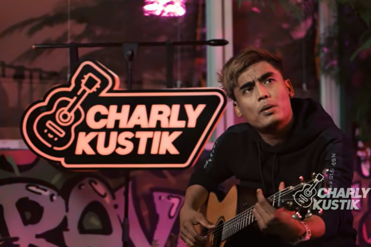 Charly cover lagu Buih Jadi Permadani